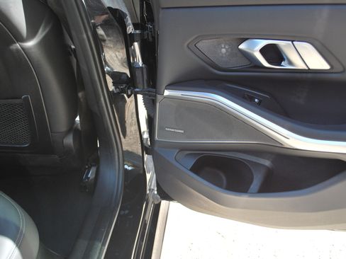 Used 2023 BMW 330e 330e Sedan 4D w/ M Sport Package image 20