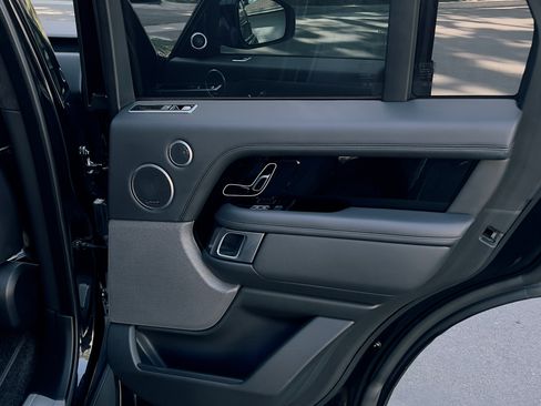 Used 2022 Land Rover Range Rover P525 Westminster Edition image 15