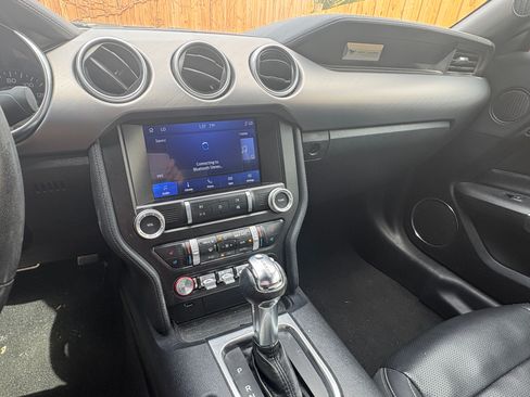 Used 2022 Ford Mustang Premium image 4