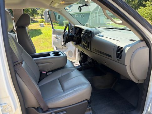 Used 2013 Chevrolet Silverado 1500 W/T AWD/4WD image 15