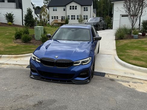 Used 2019 BMW 330i Sedan w/ M Sport Package image 1