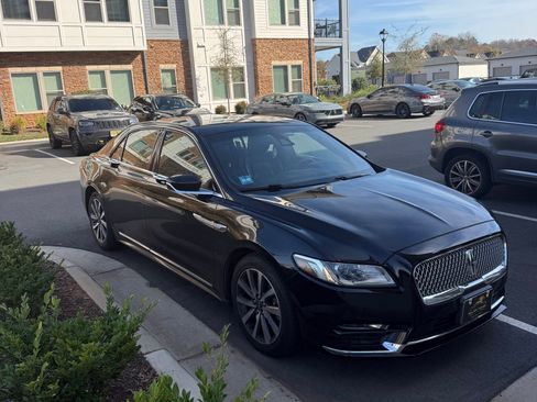 Used 2020 Lincoln Continental image 15