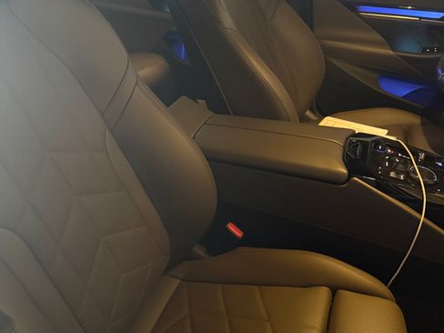 Used 2024 BMW i5 eDrive40i w/ M Sport Package image 24