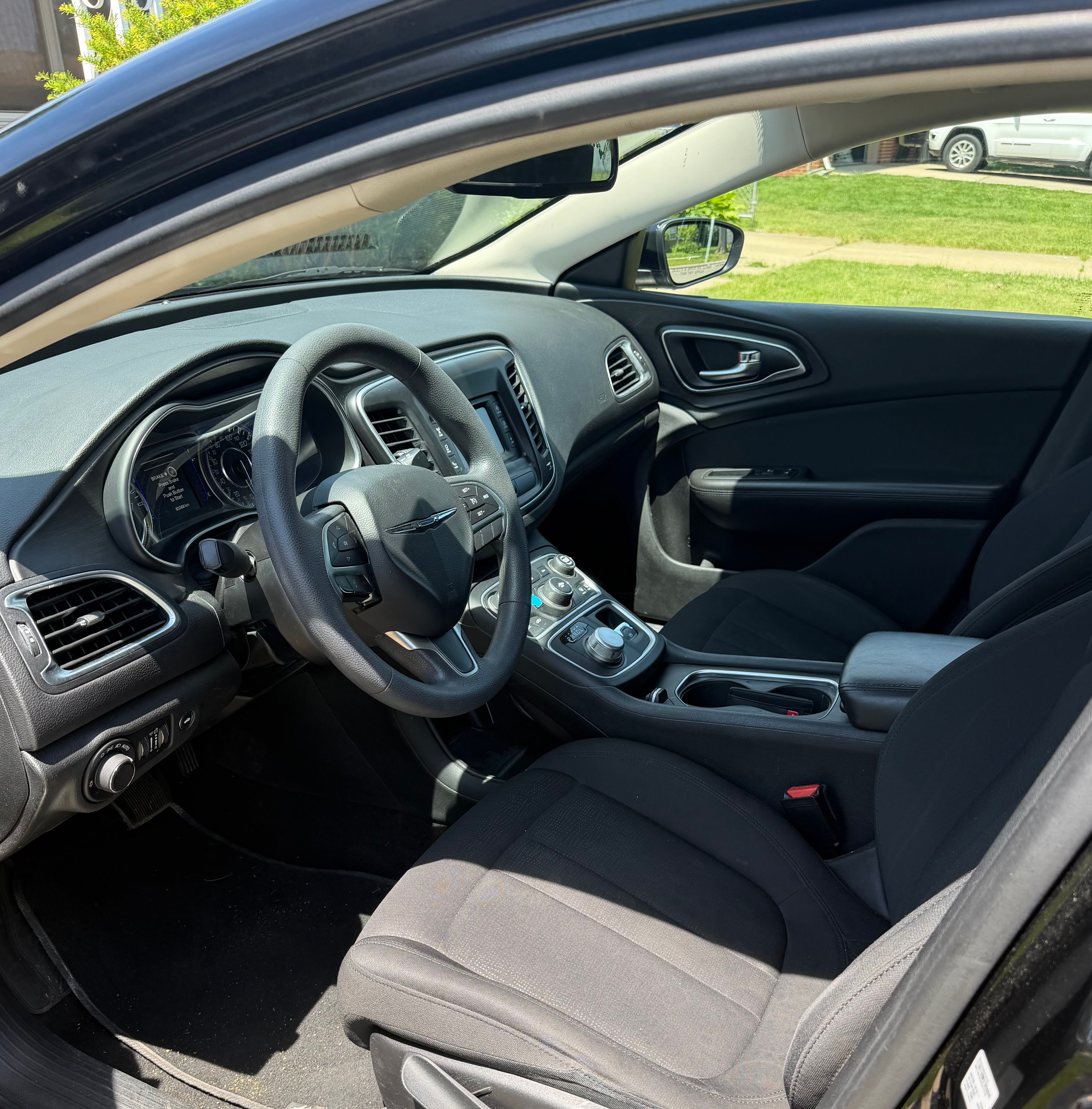 Used 2015 Chrysler 200 Limited FWD image 6