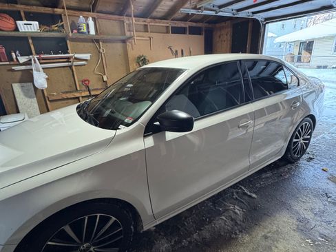 Used 2016 Volkswagen Jetta Sport image 12