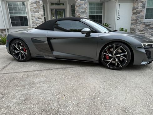 Used 2022 Audi R8 V10 w/ Carbon Exterior Package RWD image 2