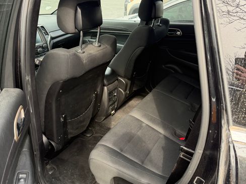 Used 2014 Jeep Grand Cherokee Laredo w/ Security & Convenience Group image 8