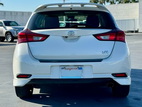 Used 2017 Toyota Corolla iM w/ Carpet Mat Package FWD image 5