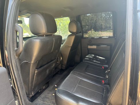 Used 2014 Ford F250 Lariat w/ Lariat Interior Package image 9