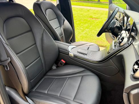 Used 2021 Mercedes-Benz GLC 300 image 12