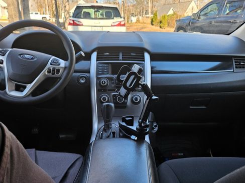 Used 2013 Ford Edge SE image 8