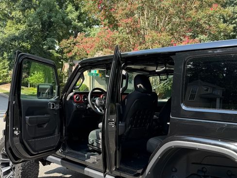 Used 2018 Jeep Wrangler Unlimited Rubicon AWD/4WD image 4