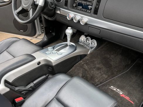 Used 2005 Chevrolet SSR Convertible Pickup 2D w/ Preferred Equipment Group image 11