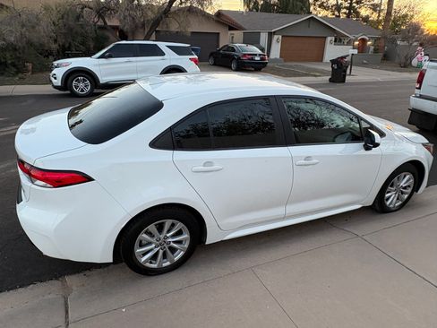 Used 2023 Toyota Corolla LE image 4