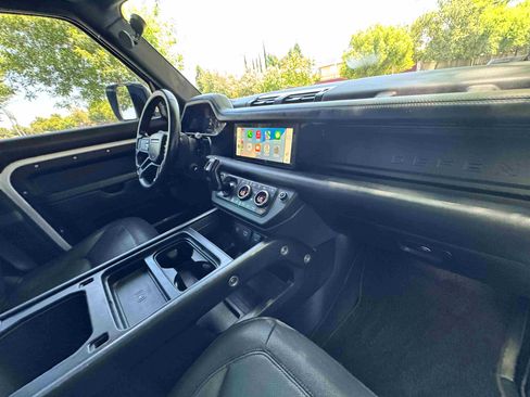 Used 2024 Land Rover Defender 110 X-Dynamic SE image 13