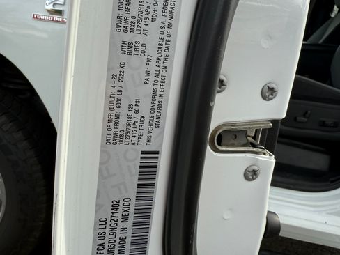 Used 2022 RAM 2500 Big Horn w/ Level 1 Equipment Group image 4