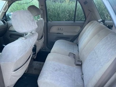 Used 2000 Toyota 4Runner SR5 image 8