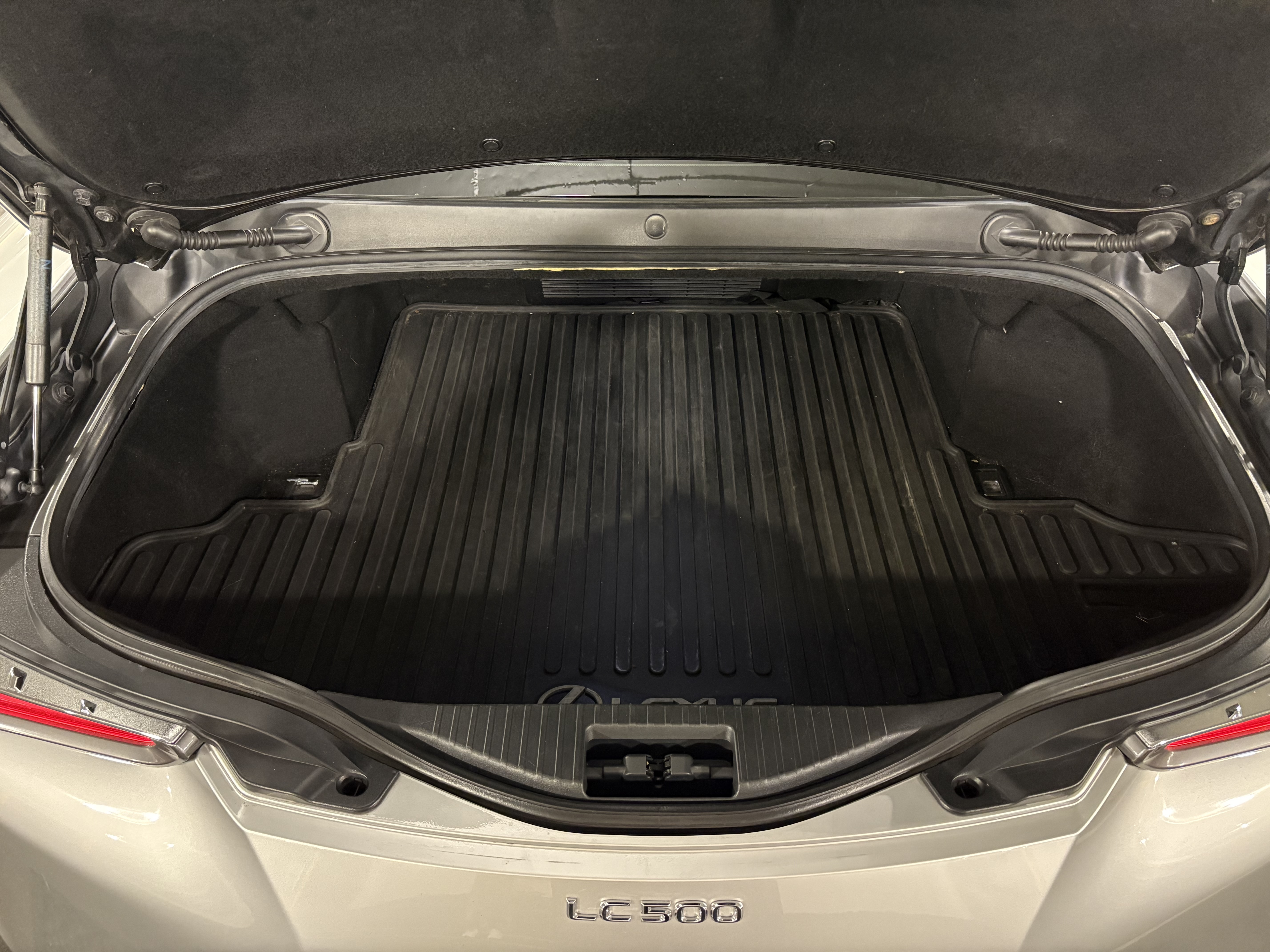 Used 2018 Lexus LC 500 Coupe w/ Touring Package RWD image 22