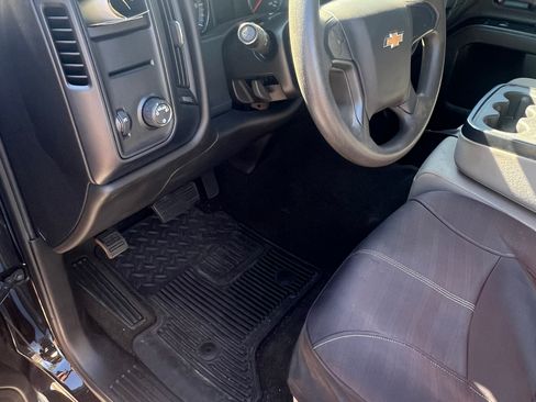 Used 2018 Chevrolet Silverado 1500 Custom w/ Custom Value Package image 15