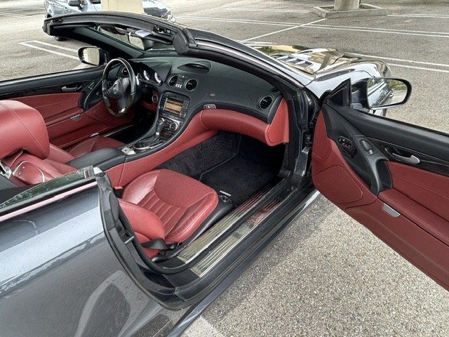 Used 2011 Mercedes-Benz SL 550 image 14