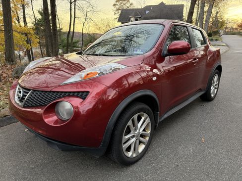 Used 2011 Nissan Juke S image 1