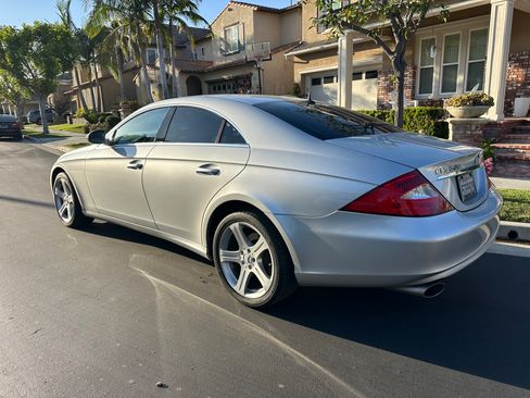 Used 2006 Mercedes-Benz CLS 500 image 4
