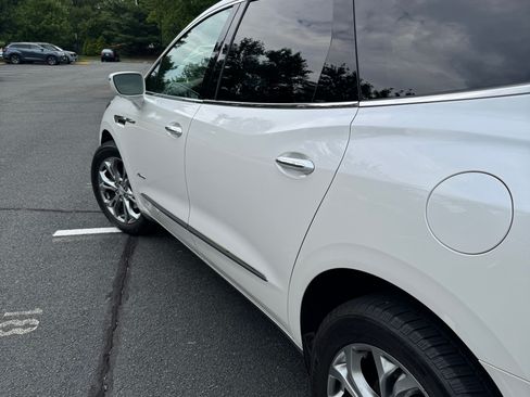 Used 2018 Buick Enclave Avenir AWD/4WD image 6