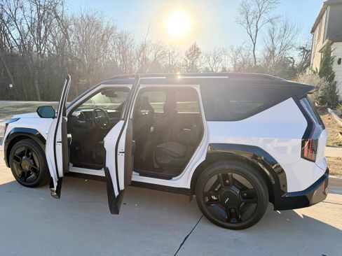 Used 2026 Kia EV9 GT-Line image 11