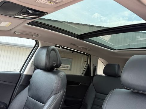 Used 2016 Kia Sorento SX image 15