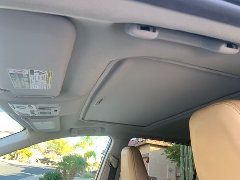 Used 2013 Toyota RAV4 Limited image 11