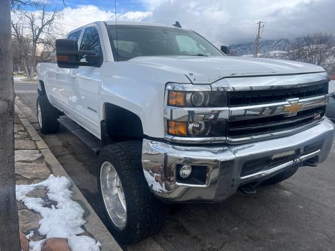 Used 2019 Chevrolet Silverado 3500 LT image 4