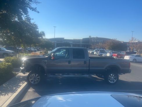 Used 2008 Ford F250 XLT image 4