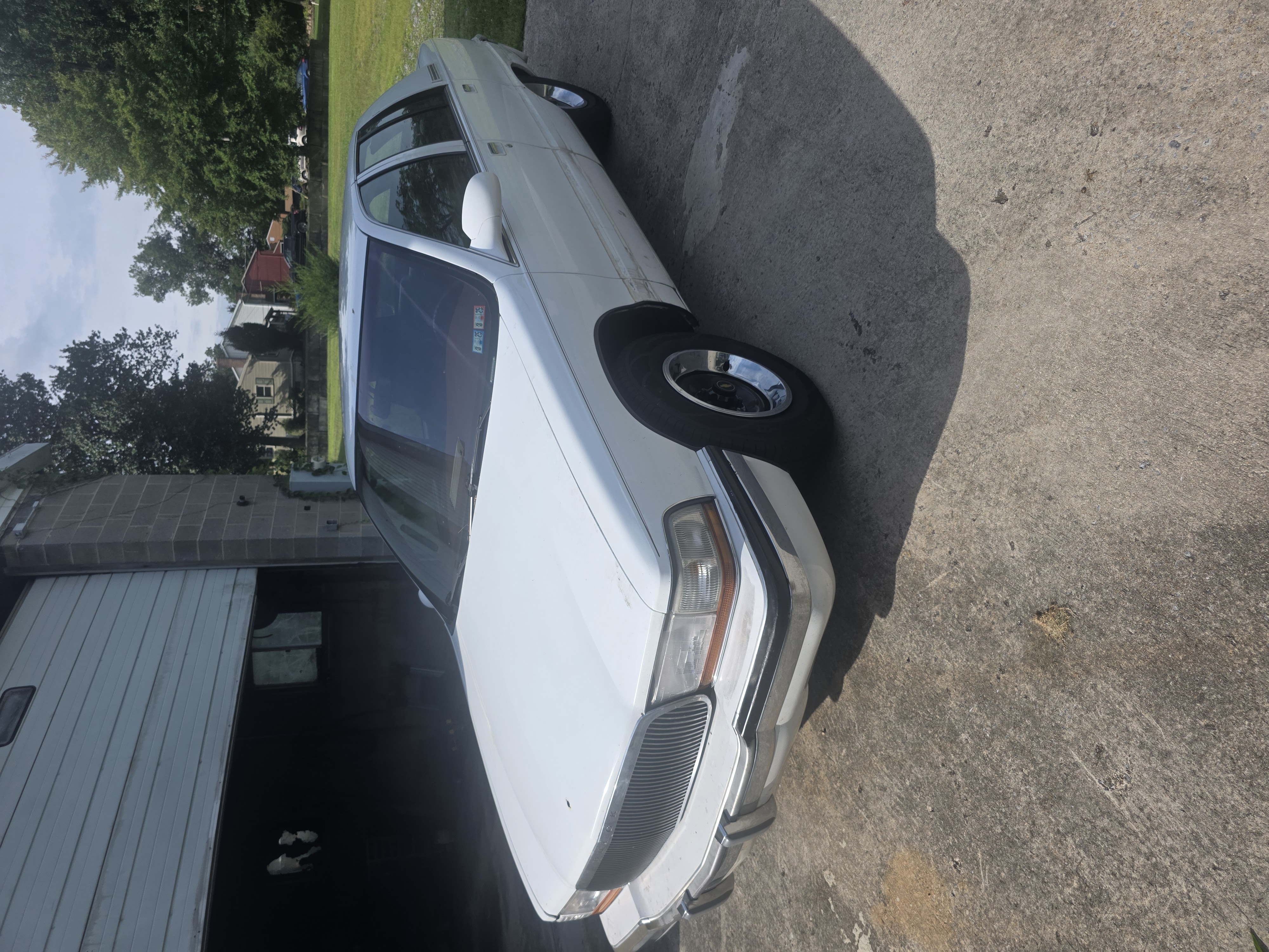 Used 1996 Buick Roadmaster Limited RWD image 1