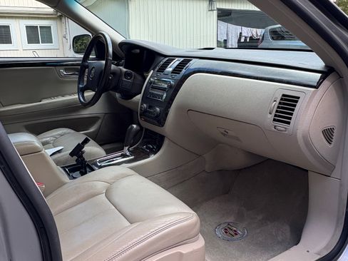 Used 2008 Cadillac DTS image 8