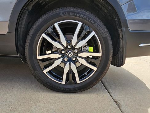 Used 2021 Honda Pilot Touring image 12