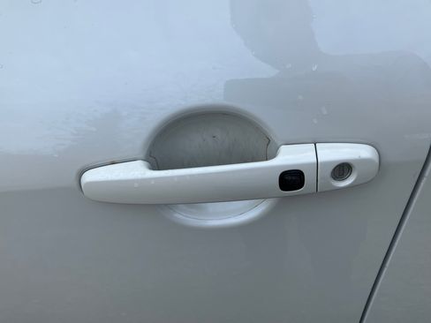 Used 2010 Toyota RAV4 Limited image 12