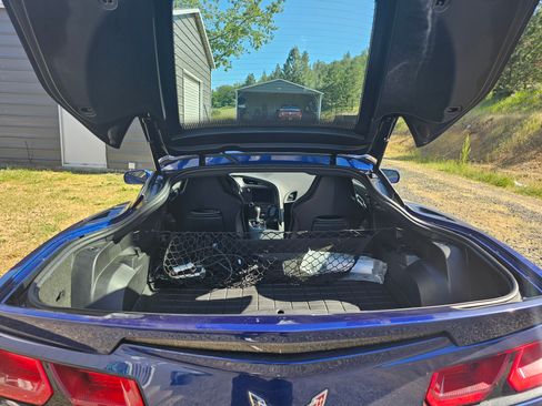 Used 2017 Chevrolet Corvette Stingray Coupe w/ Carbon Flash Badge Package RWD image 9