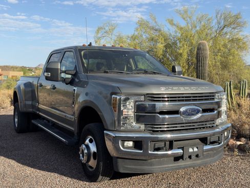 Used 2019 Ford F350 Lariat w/ Tow Technology Bundle AWD/4WD image 2