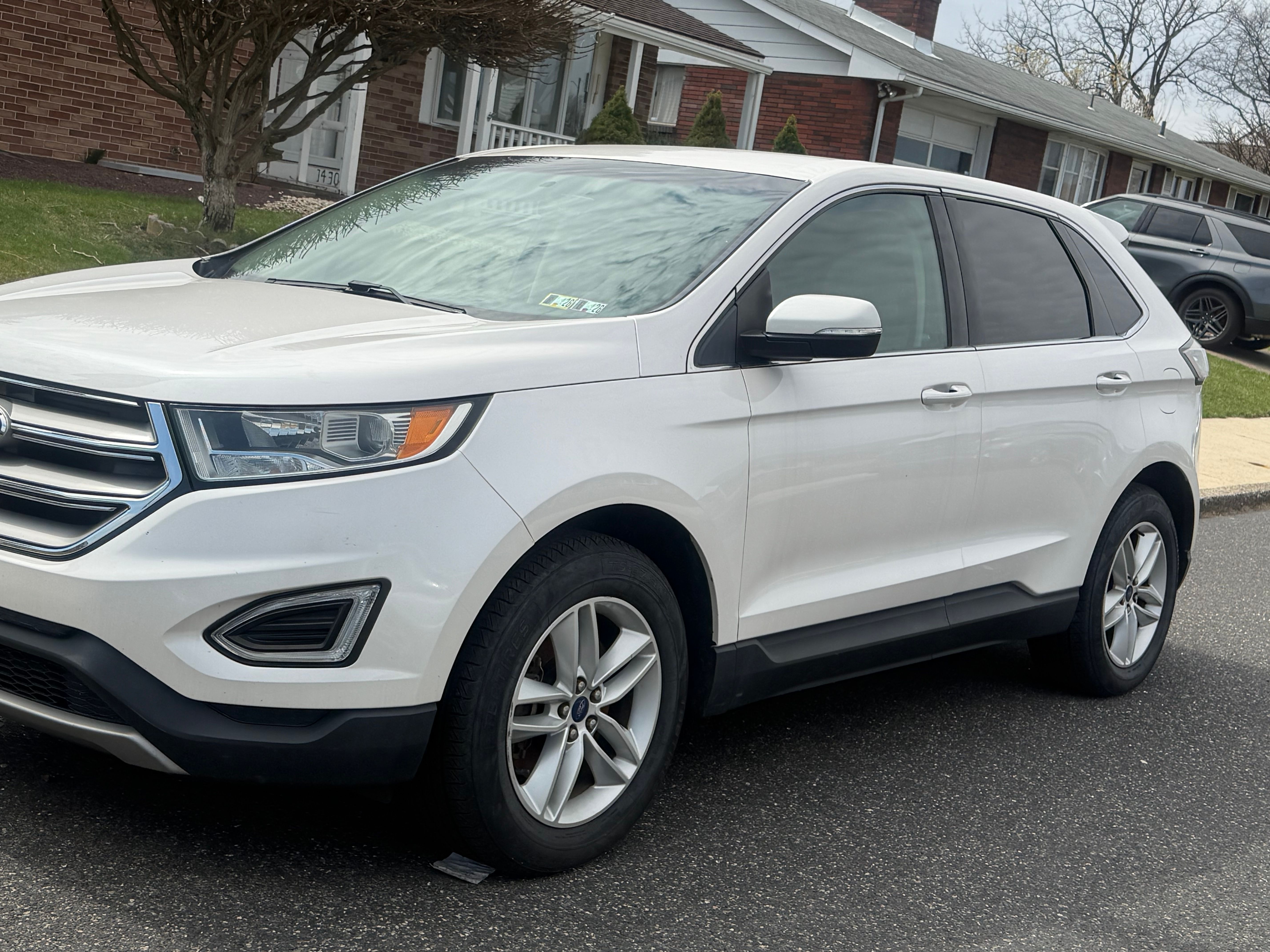Used 2017 Ford Edge SEL w/ Equipment Group 201A AWD/4WD image 2