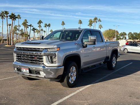 Used 2020 Chevrolet Silverado 3500 LTZ w/ LTZ Plus Package image 16