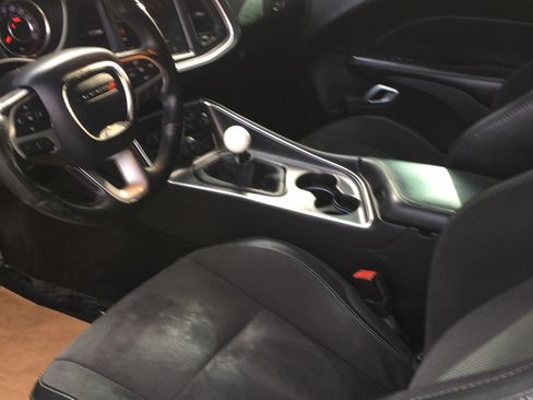 Used 2016 Dodge Challenger R/T Scat Pack w/ Leather Interior Group RWD image 13