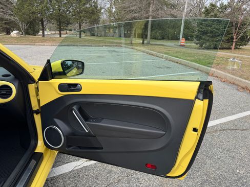 Used 2012 Volkswagen Beetle 2.5 image 11