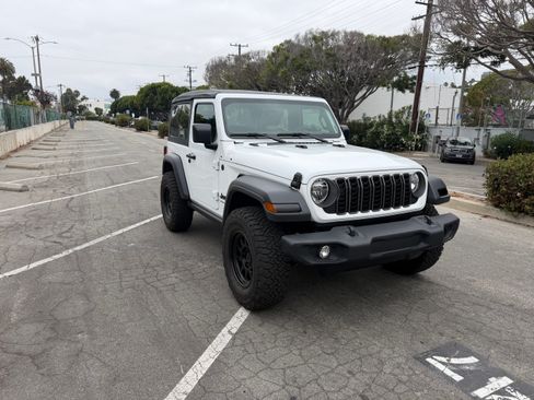 Used 2025 Jeep Wrangler Sport AWD/4WD image 1