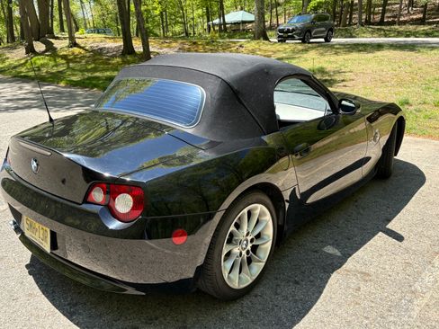 Used 2005 BMW Z4 2.5i RWD image 6