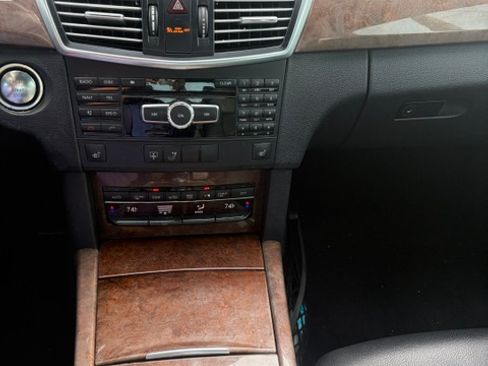 Used 2013 Mercedes-Benz E 350 4MATIC Sedan image 12