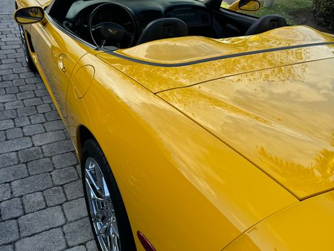 Used 2002 Chevrolet Corvette Convertible w/ Preferred Equipment Group2 RWD image 11
