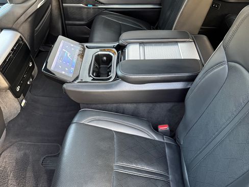 Used 2023 Jeep Grand Wagoneer L Series II w/ Premium Group II image 28