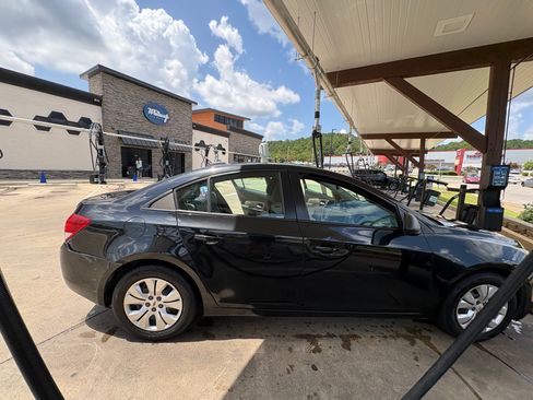 Used 2016 Chevrolet Cruze LS FWD image 14