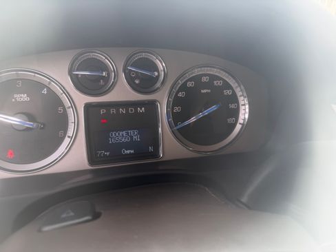 Used 2010 Cadillac Escalade ESV Premium image 8