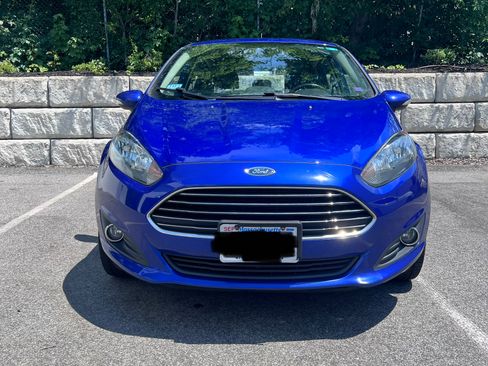Used 2015 Ford Fiesta SE w/ Comfort Package FWD image 9